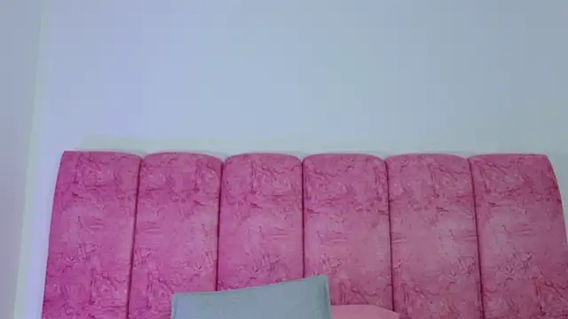 emmacurvy's cam snapshot