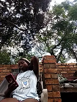 HotPetite_25's cam snapshot