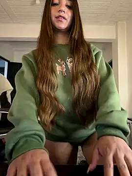 aly_golden_ live sex cam