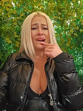 MILFBARBY live sex cam