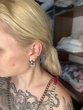 TeaseKitten- live sex cam