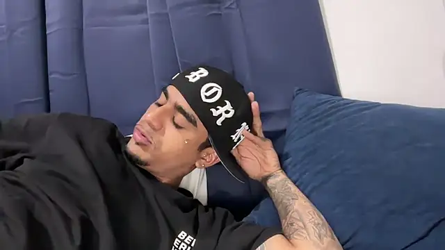 dominic_brandd23 live sex cam