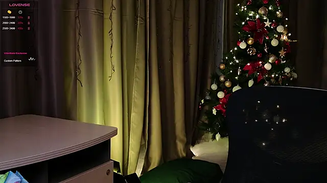 LilithStrangfor live sex cam