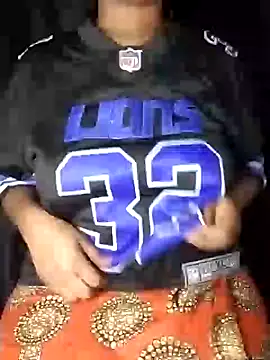 Queen-BEEE's cam snapshot