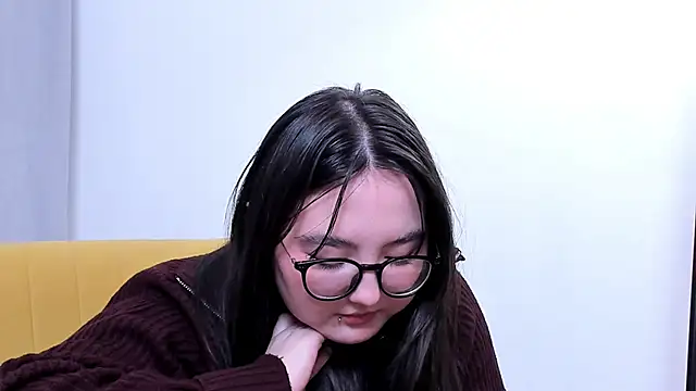 AdahChism's cam snapshot