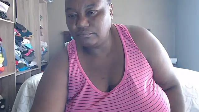 MATUREBUSSTY's cam snapshot