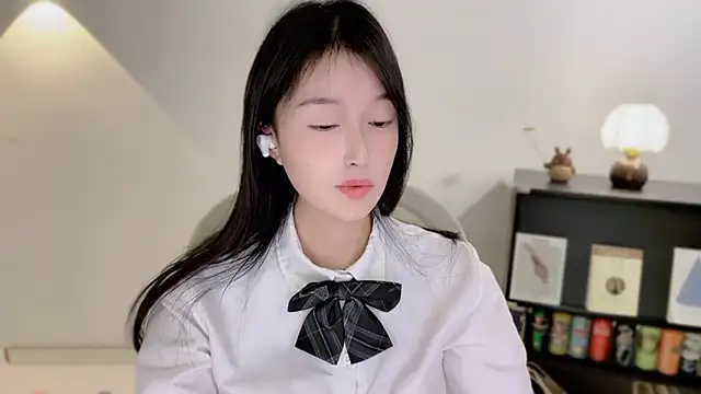 Onechestnut's cam snapshot