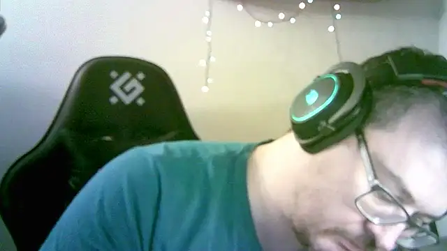 SirAbuser's cam snapshot