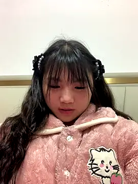 Emlyly-18's cam snapshot