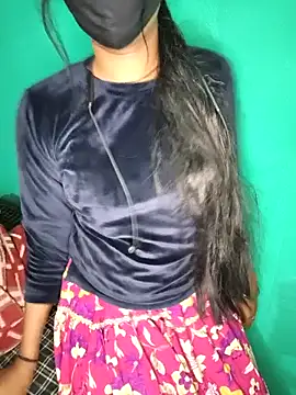 QWEEN7B's cam snapshot