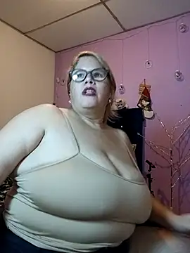 EllisW8's cam snapshot