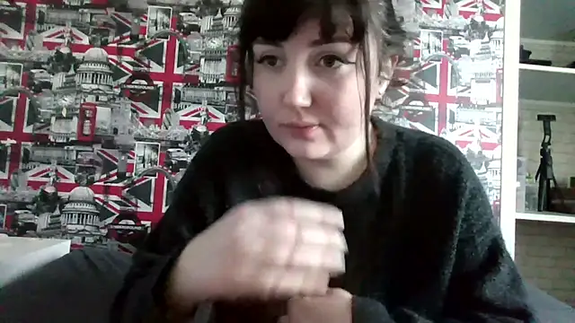 Lynylou live sex cam