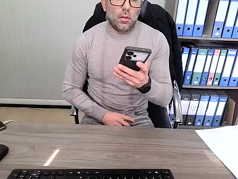 Evasionee live sex cam