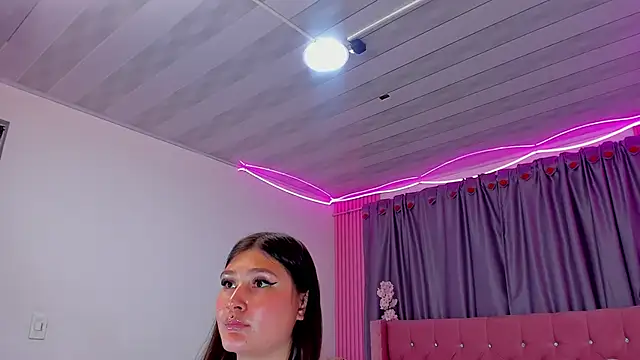 AngieG02_'s cam snapshot