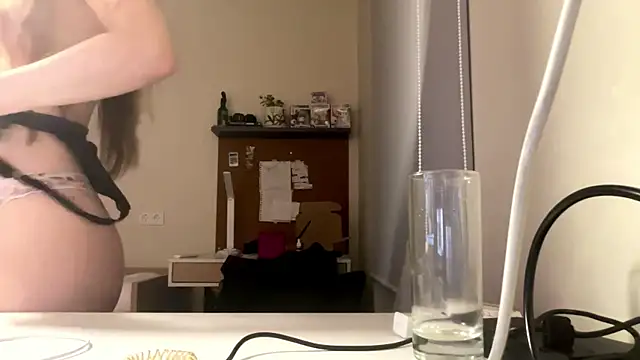 Callmeee_star's cam snapshot