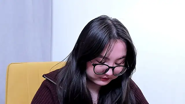 AdahChism live sex cam