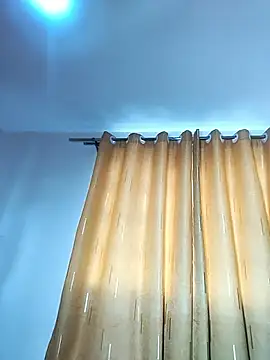 Hugemassivebootie's cam snapshot