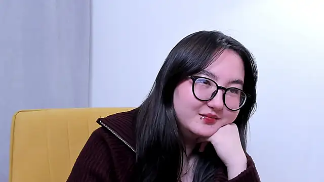 AdahChism's cam snapshot