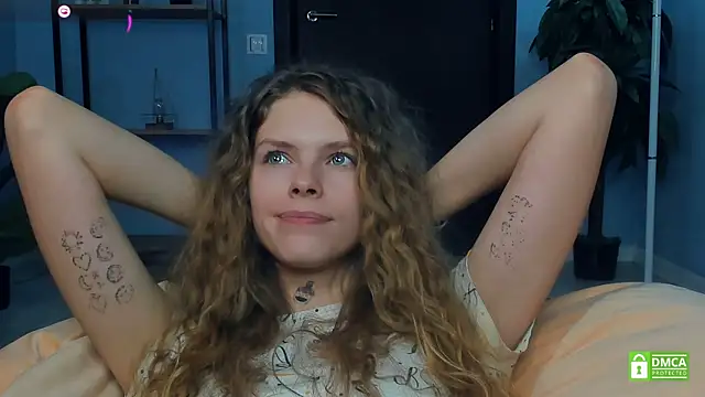 RayaNenlia's cam snapshot