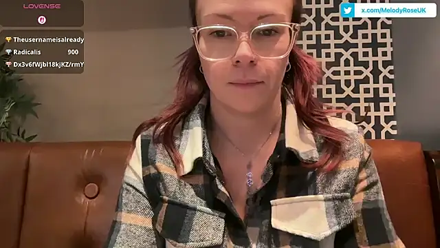 MelodyRoseUk live sex cam