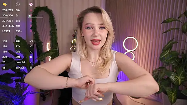 LauraWifeness's cam snapshot