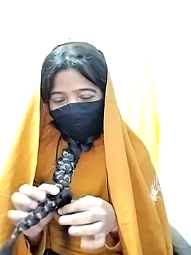 Cute-Naavya live sex cam