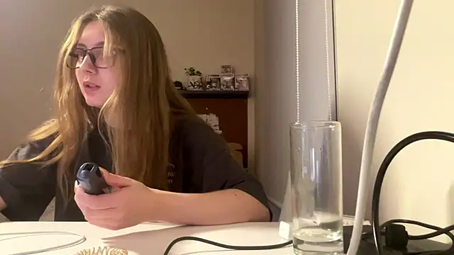 Callmeee_star's cam snapshot