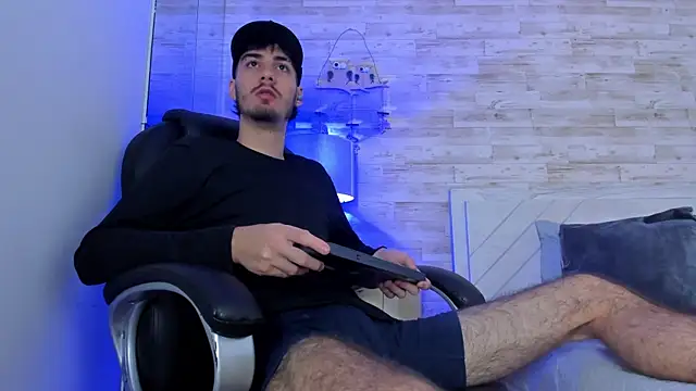 Emir_Ozan_ live sex cam