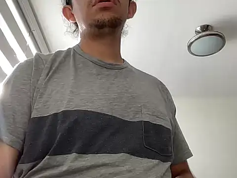 littlelatinhunter live sex cam