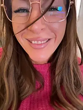 ChristinaSiemone live sex cam