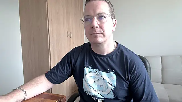 BrettJ81 live sex cam