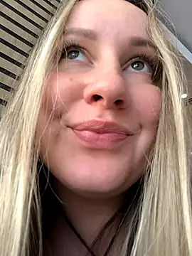 Mona_Plus live sex cam