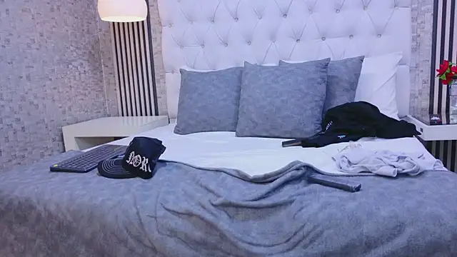 ZoeKrug live sex cam