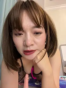 Mia-t's cam snapshot