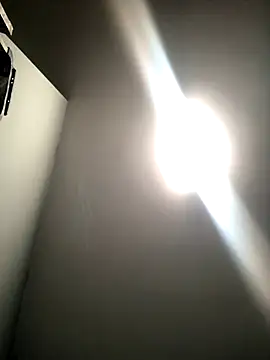 WhiTEChocOlaTE23's cam snapshot