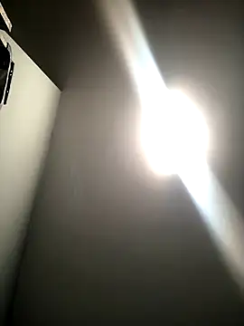 WhiTEChocOlaTE23's cam snapshot