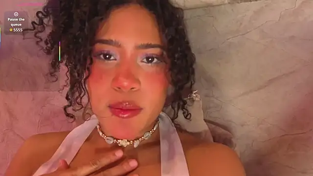 MeganIsPerfect's cam snapshot