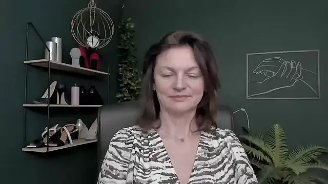 VivianWILD's cam snapshot