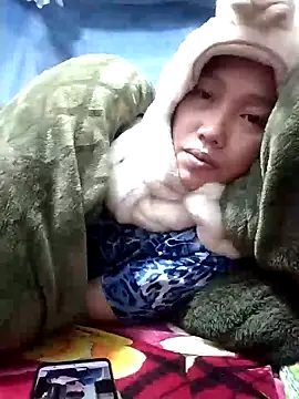 PhamPm70's cam snapshot