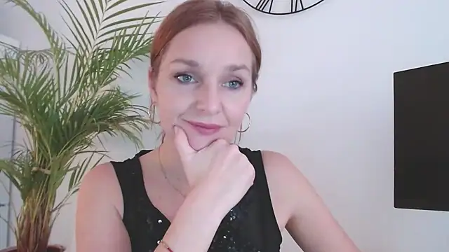 AliciaDesire live sex cam