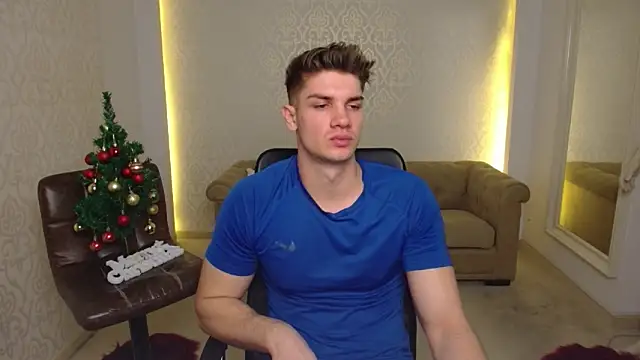 MaxKaiden live sex cam