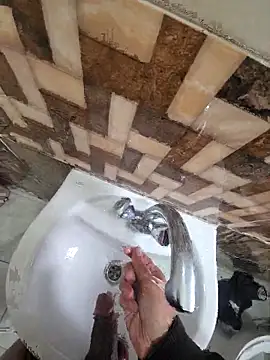 WelloffUpthrow live sex cam