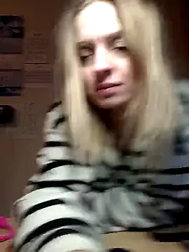 Ami_Foxy's cam snapshot