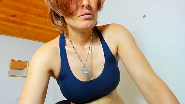 yasmin_goldenst live sex cam