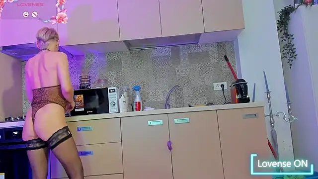 RosaCatalleya's cam snapshot