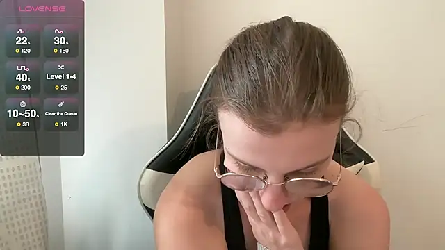 BustyKellyXXX's cam snapshot