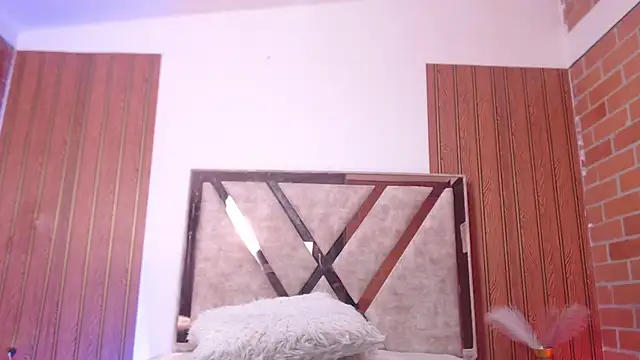 AGATHAA_WHITE live sex cam