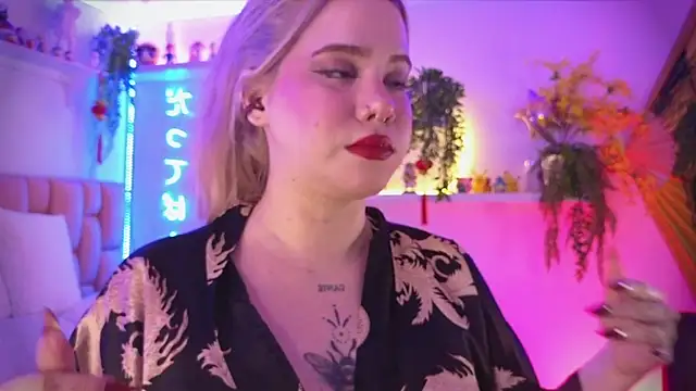 albaismynameX live sex cam