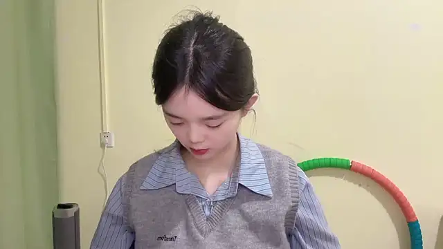 Nicole-13 live sex cam