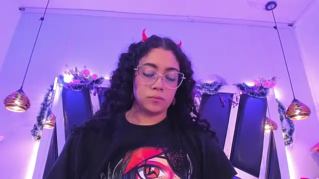 antonelllepiercee's cam snapshot